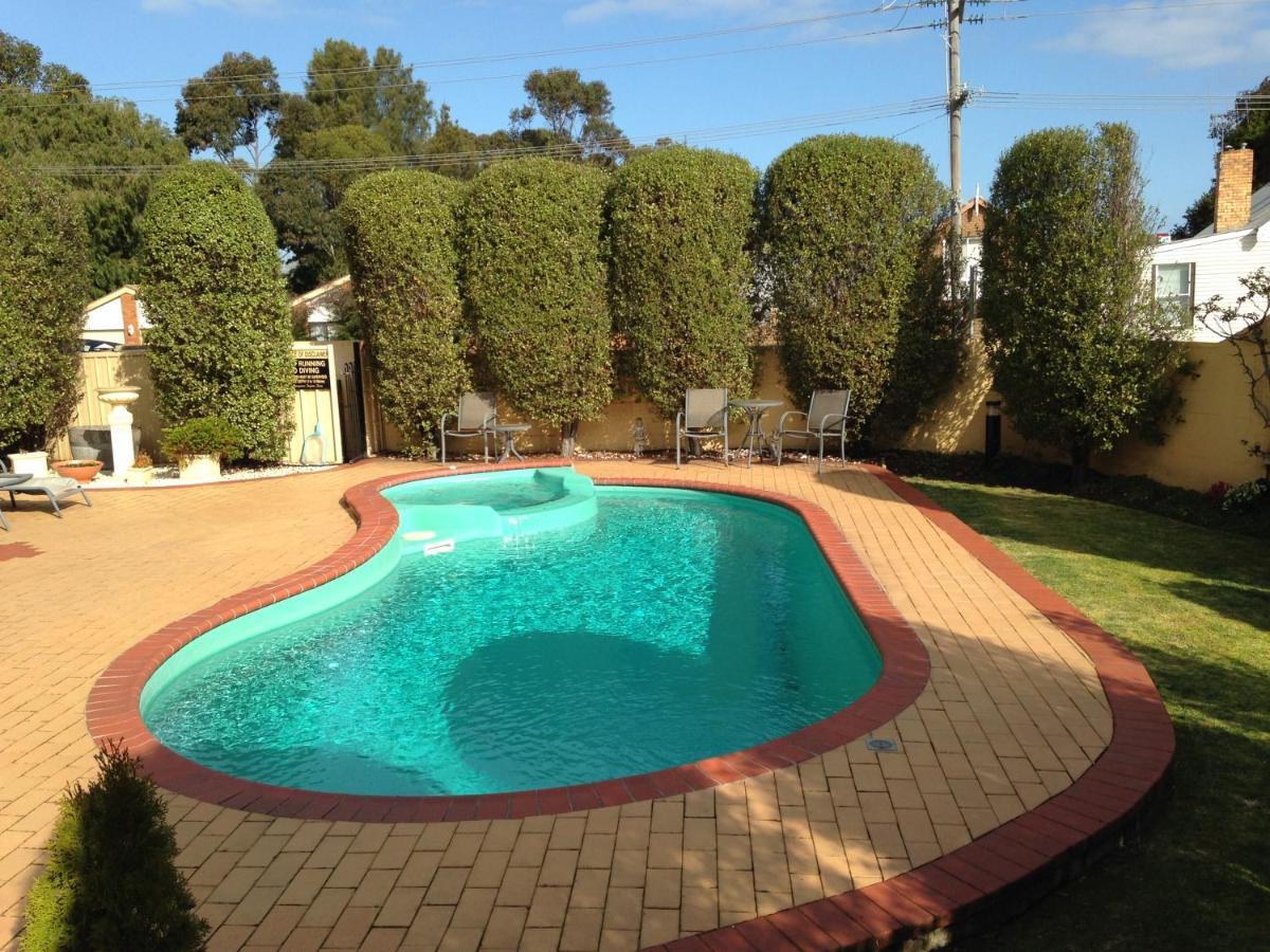 Hopkins House Motel & Apartments Γουόρναμπουλ Εξωτερικό φωτογραφία