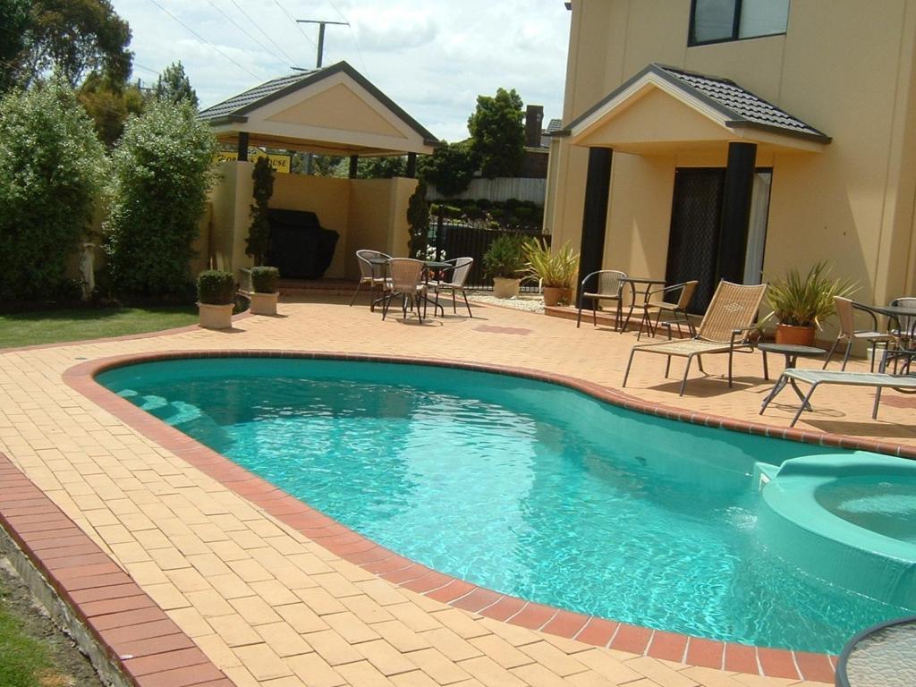 Hopkins House Motel & Apartments Γουόρναμπουλ Εξωτερικό φωτογραφία