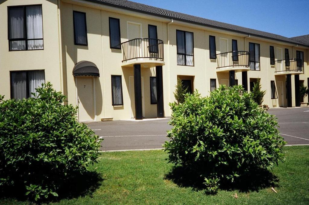 Hopkins House Motel & Apartments Γουόρναμπουλ Εξωτερικό φωτογραφία
