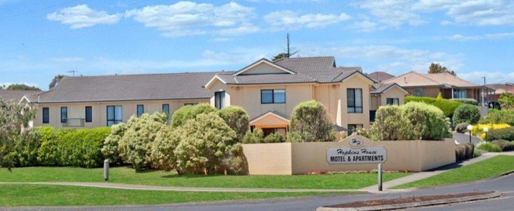 Hopkins House Motel & Apartments Γουόρναμπουλ Εξωτερικό φωτογραφία