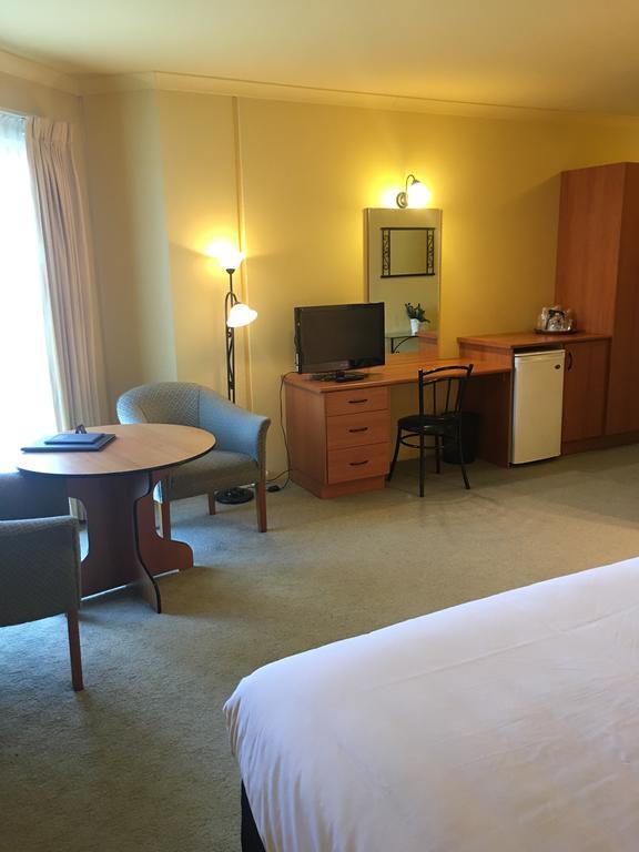 Hopkins House Motel & Apartments Γουόρναμπουλ Εξωτερικό φωτογραφία