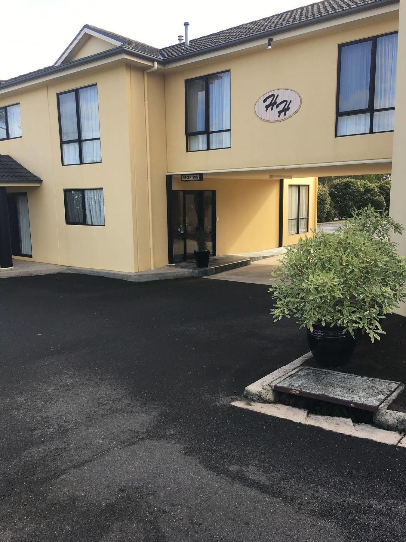 Hopkins House Motel & Apartments Γουόρναμπουλ Εξωτερικό φωτογραφία